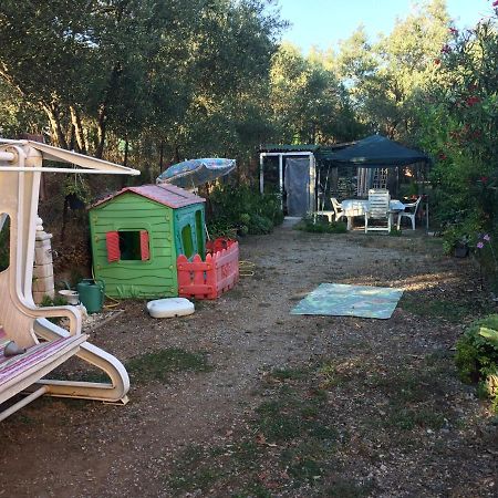A Casa Di Nonna Luciana - Trilocale Con Giardino Apartman Ceriale Kültér fotó