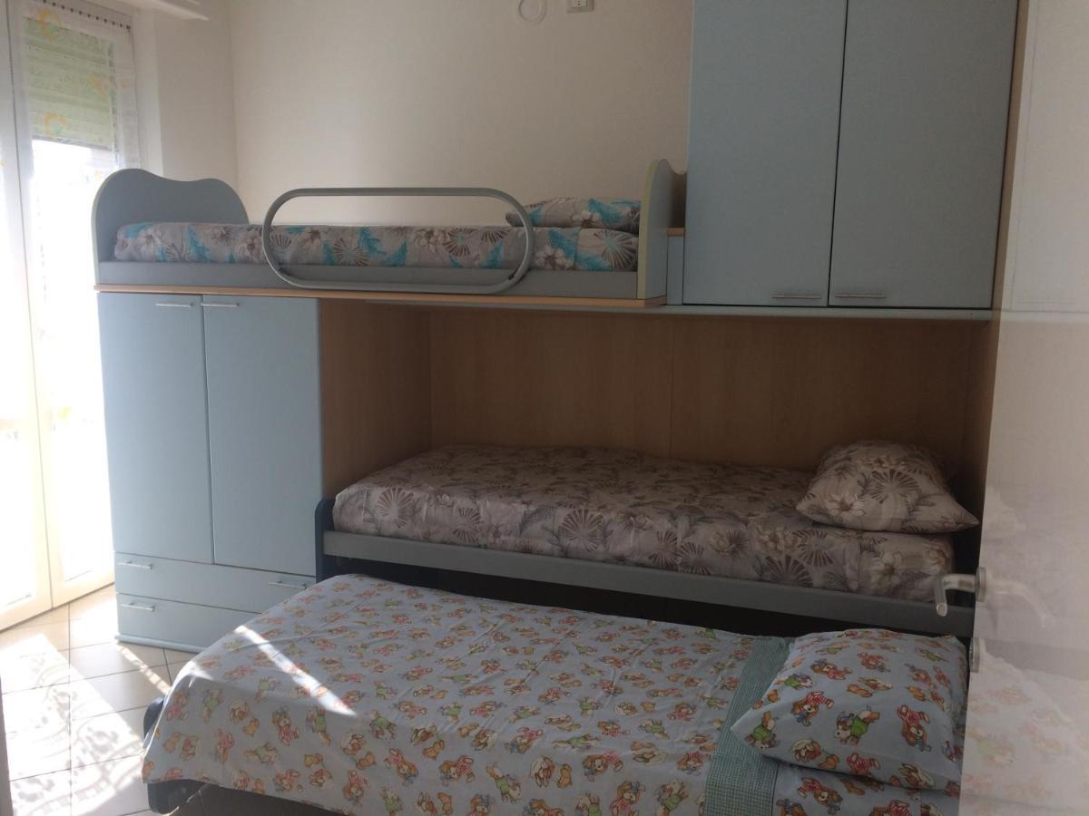 A Casa Di Nonna Luciana - Trilocale Con Giardino Apartman Ceriale Kültér fotó