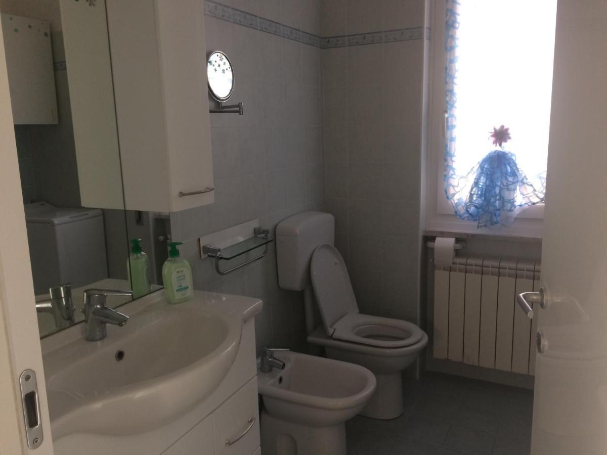 A Casa Di Nonna Luciana - Trilocale Con Giardino Apartman Ceriale Kültér fotó