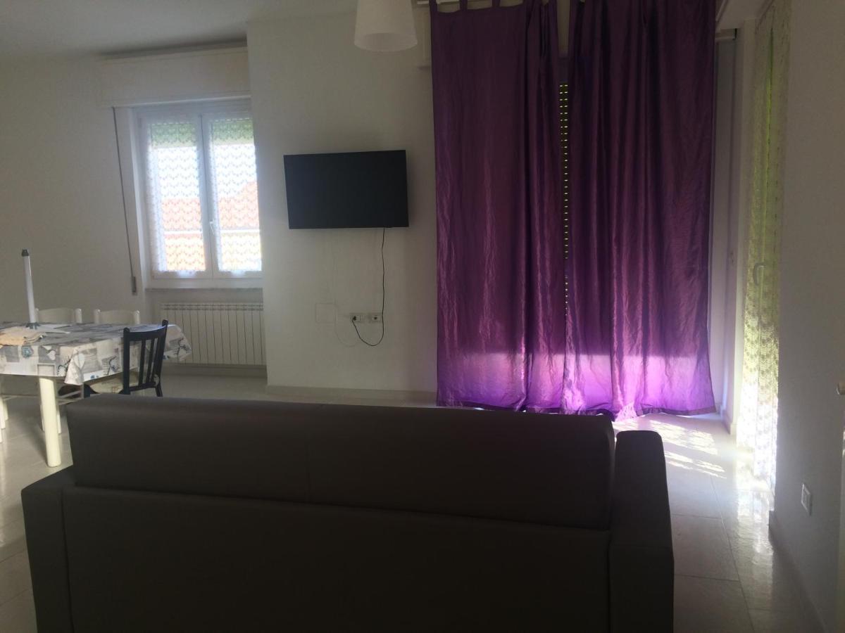 A Casa Di Nonna Luciana - Trilocale Con Giardino Apartman Ceriale Kültér fotó