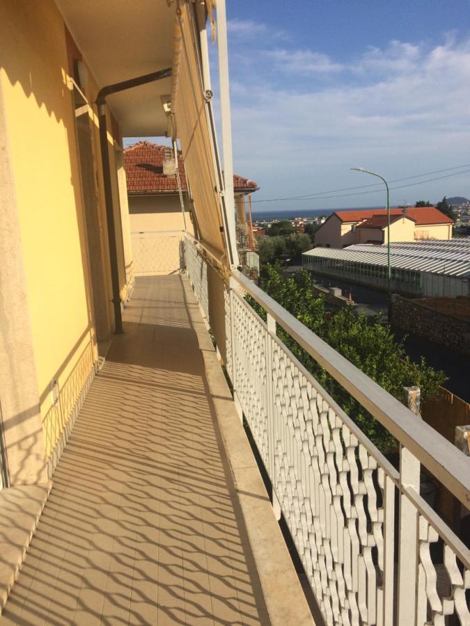 A Casa Di Nonna Luciana - Trilocale Con Giardino Apartman Ceriale Kültér fotó